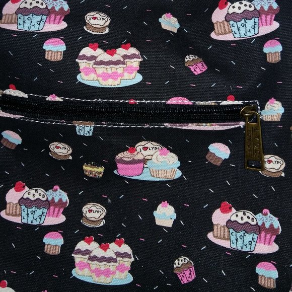 LYDC LONDON NWOT fun printed cupcake purse - Picture 4 of 6